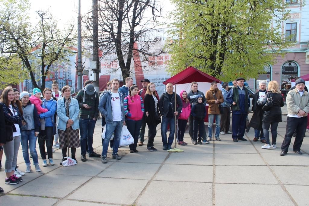 Буковинці провели акцію «Чисте серце — чисте місто Чернівці»