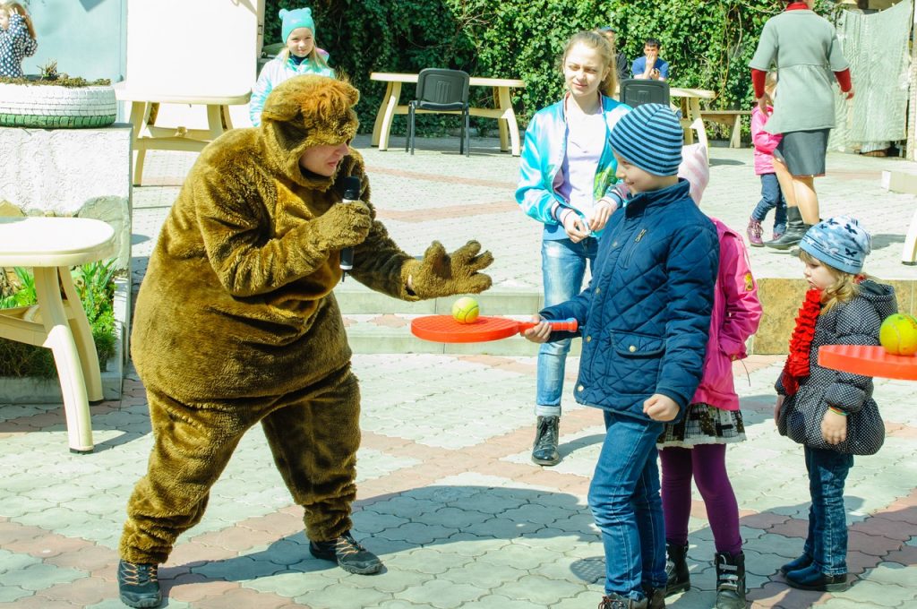 В Николаеве адвентисты провели детскую программу «Городок дружбы» в поддержку больной девочки