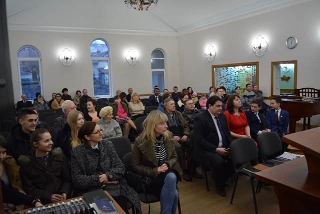 Духовні роздуми поєднувались з темами про здоров’я та сімейні цінності на адвентистській програмі в Тернополі