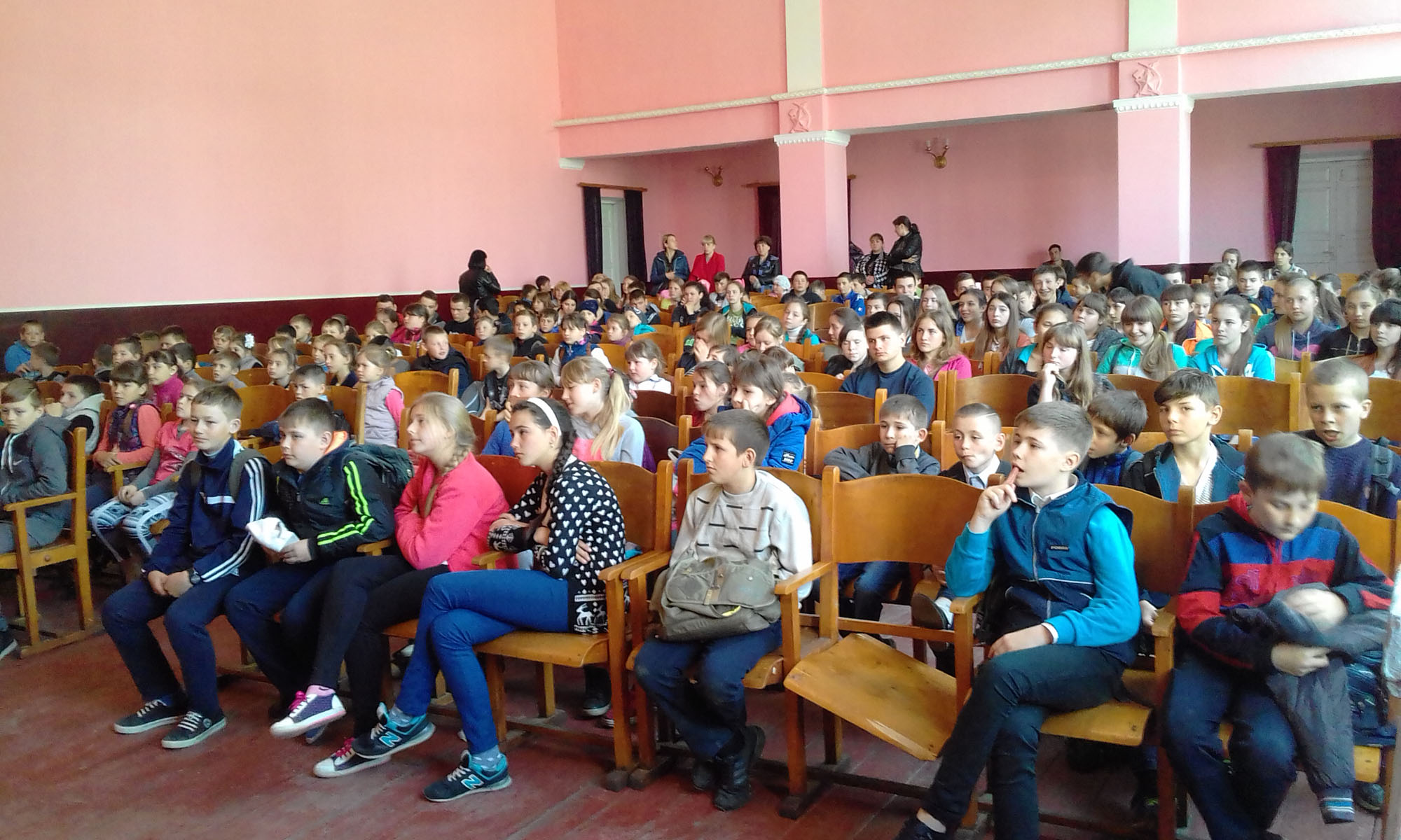 «Ярмарок доброти» провели адвентисти в Рахнах-Лісових, щоб допомогти хворому хлопчику