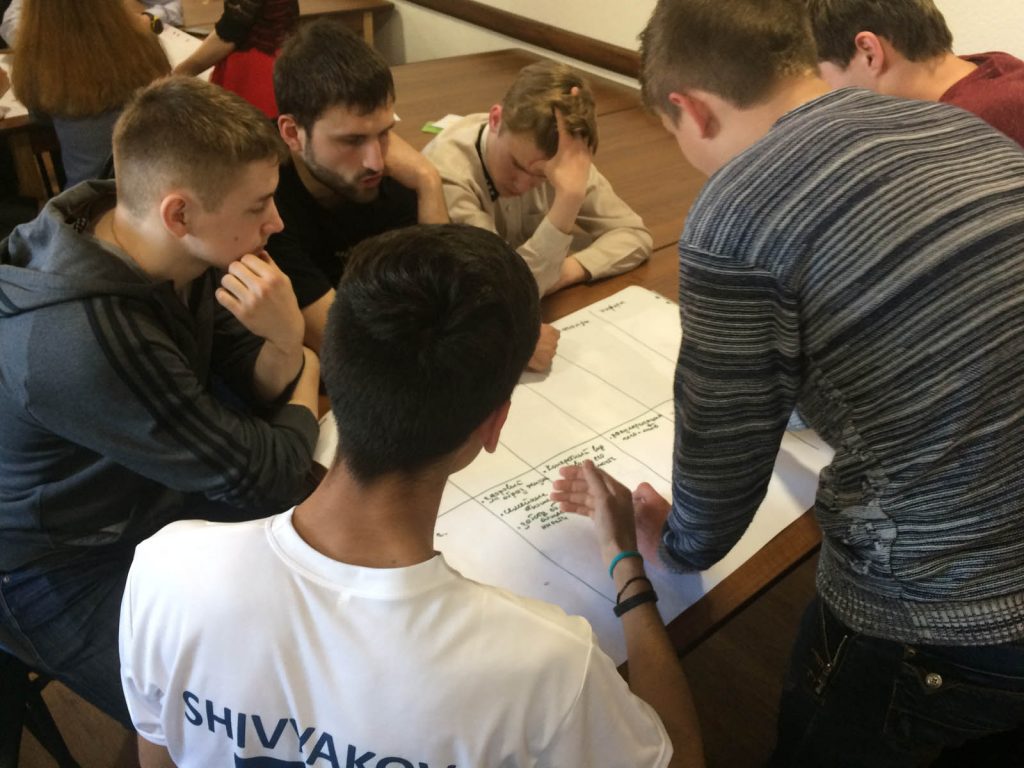 Адвентистская молодёжь востока Украины поставила «Восклицательный знак» на тренинге в Краматорске