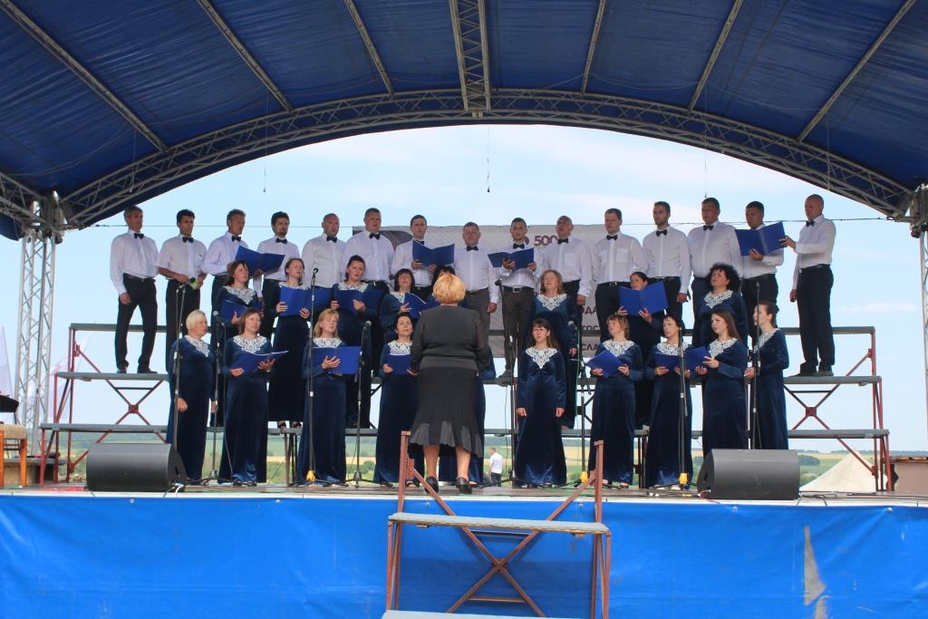 Музичний фестиваль «Слава тільки Богу» у Хотині відвідали біля тисячі осіб