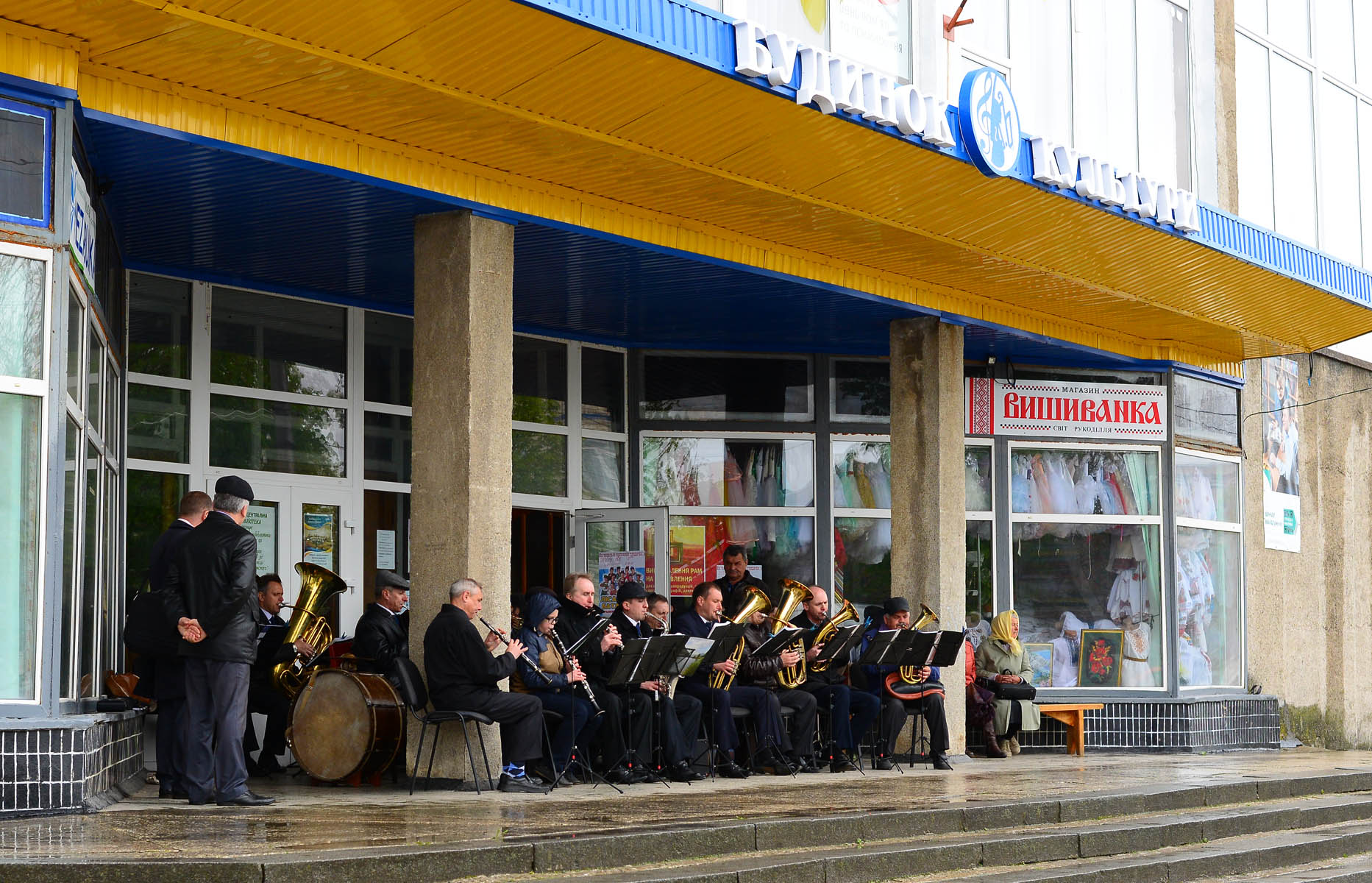 Мешканці міста Деражня насолодилися грою духового оркестру адвентистів і дізналися про принципи Реформації