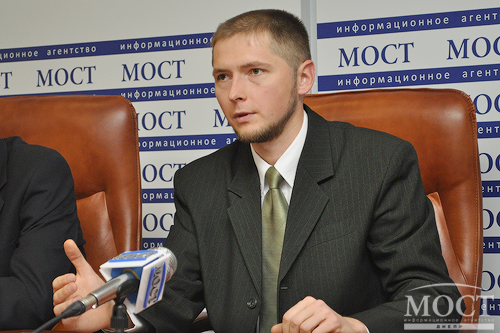 Якщо ЗМІ на тебе знайшли компромат, то слід терміново ліквідувати першопричину, латати свої слабкі місця, які у всіх є