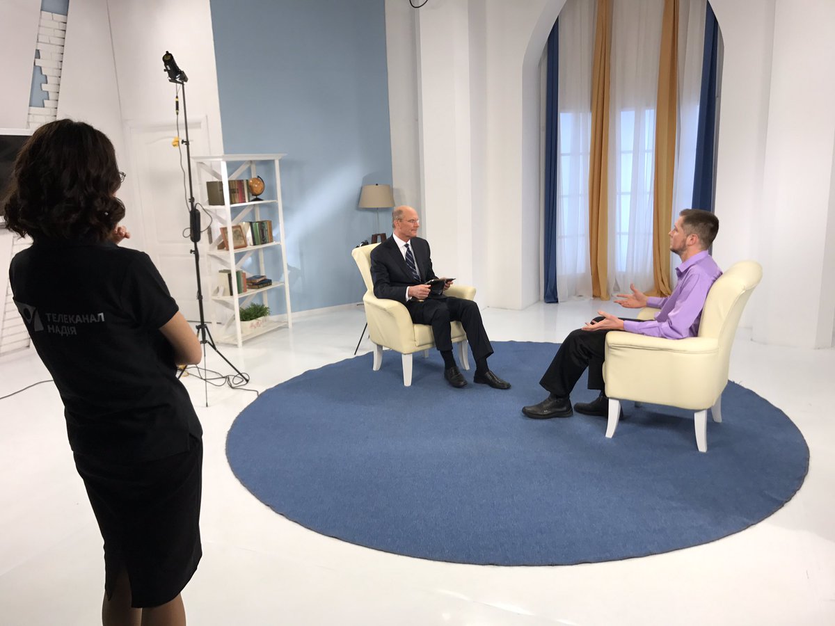 Якщо ЗМІ на тебе знайшли компромат, то слід терміново ліквідувати першопричину, латати свої слабкі місця, які у всіх є