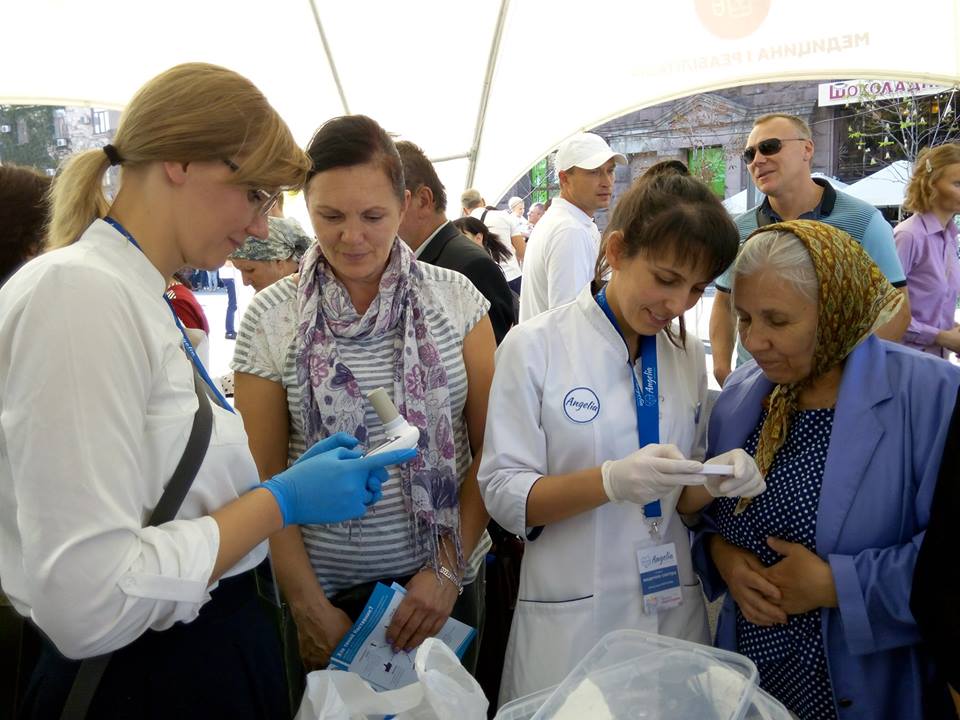 На Святі подяки в Києві медики «Angelia medical center» проконсультували більше 1000 громадян (ФОТО)