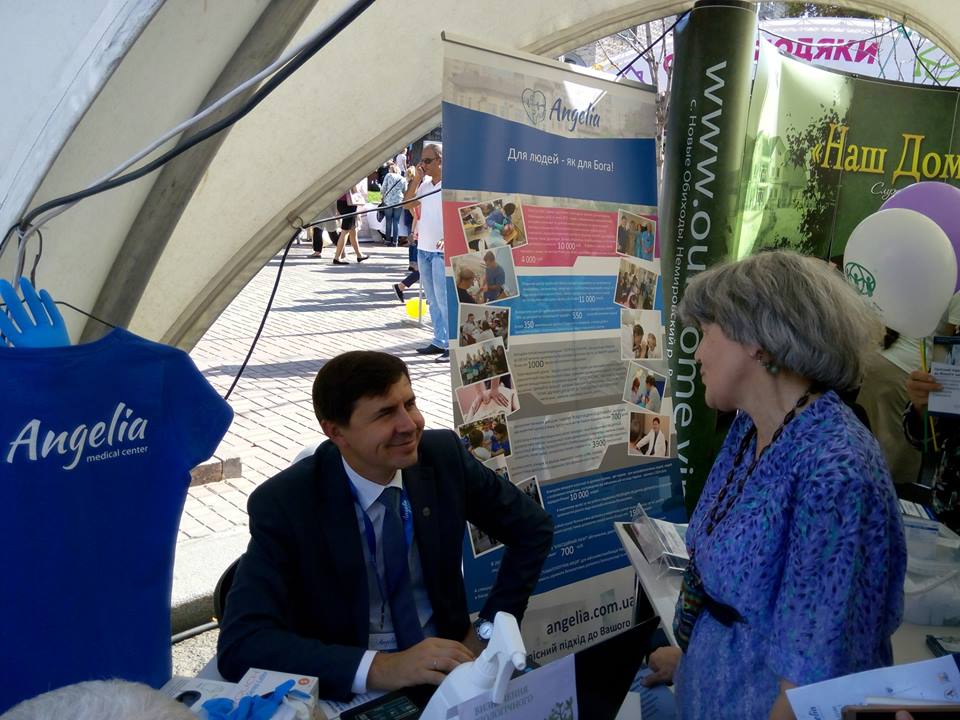 На Святі подяки в Києві медики «Angelia medical center» проконсультували більше 1000 громадян (ФОТО)