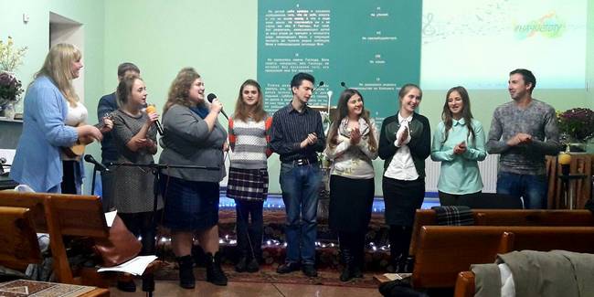 Истории христианских музыкальных гимнов обсуждала молодежь в Харькове
