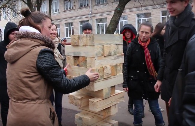 На молодіжній акції в Ніжині зібрали 6088 гривень на лікування дівчинки