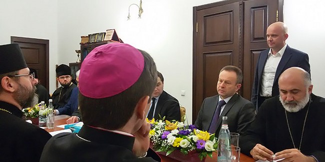 Українські церкви значно допомагають звільненню заручників – радник СБУ