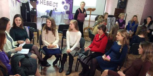 О многогранности женщины говорили на программе для девушек «Школа невест»