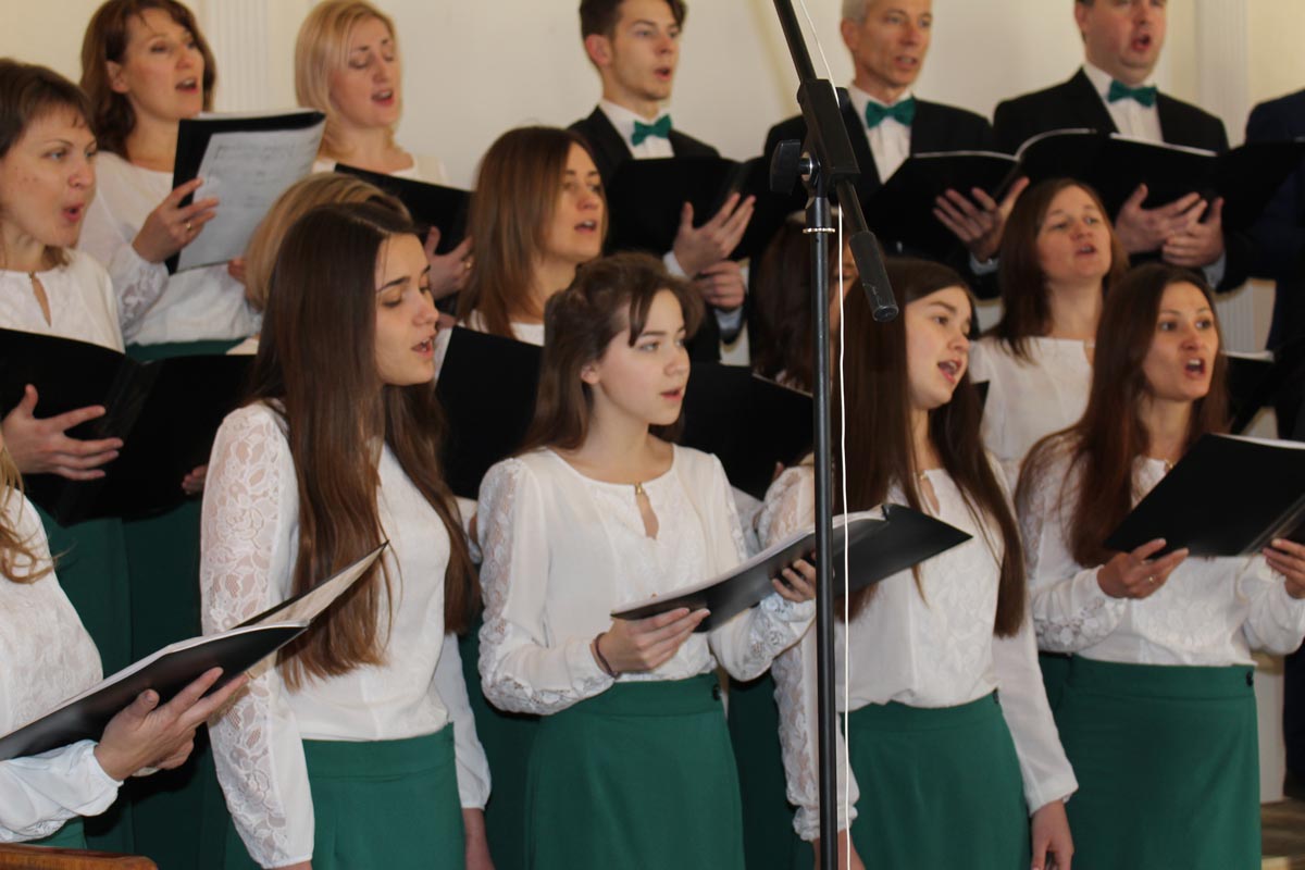 Адвентистський хор «Еммануїл» оспівував Спасителя у шести містах України 