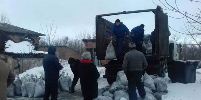 ADRA Ukraine обеспечила углем почти 1300 семей в "серой зоне" на Донбассе