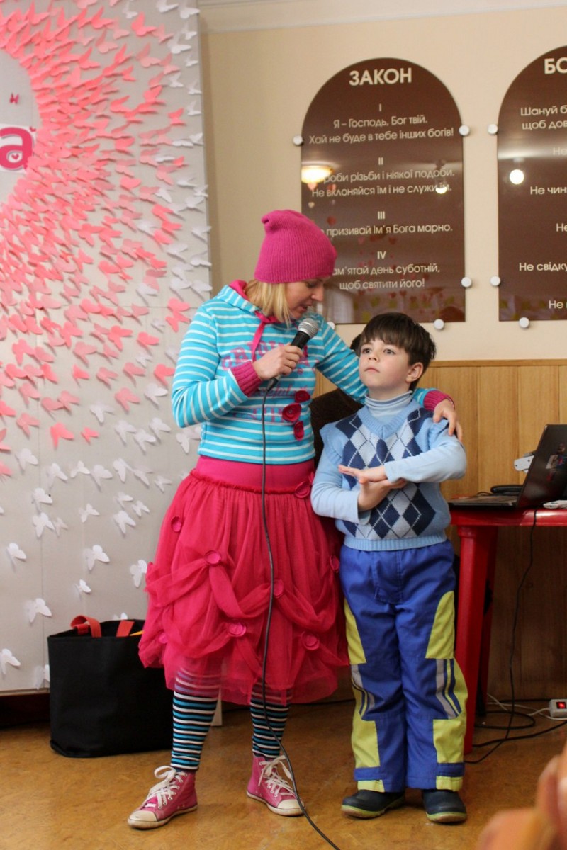 У Хмельницькому відкрили дитяче арт-кафе «Чисті сердечка»