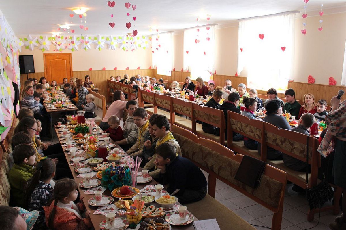 У Хмельницькому відкрили дитяче арт-кафе «Чисті сердечка»