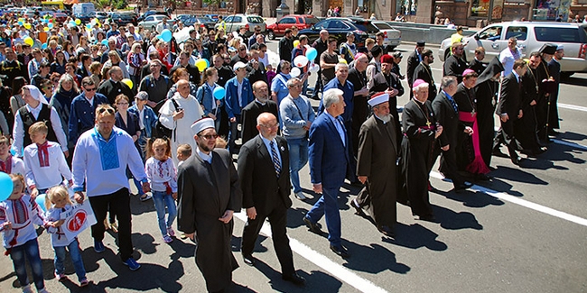 Всеукраїнська хода на захист сім’ї збере більше 10000 учасників (ВІДЕО)
