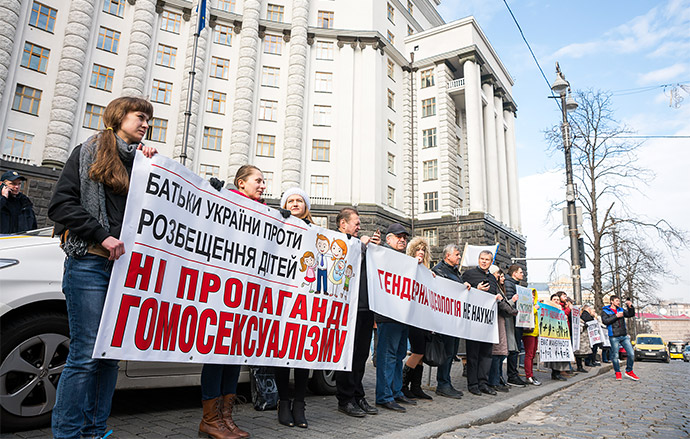 Учасники мітингу за сім’ю застерігають владу від обмеження свободи слова