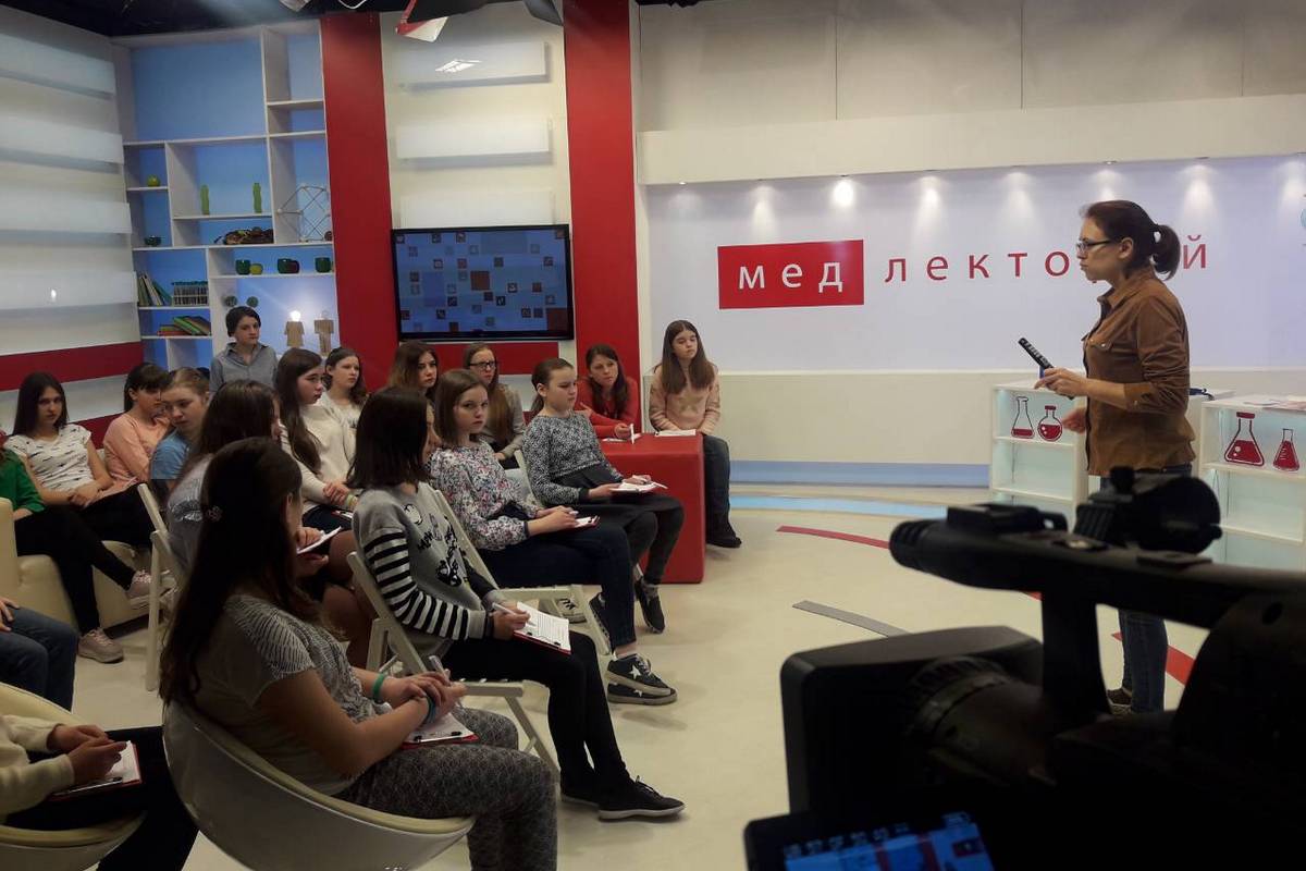 Семинары для девушек провели на лагере "Школа Жизни" в Николаеве 