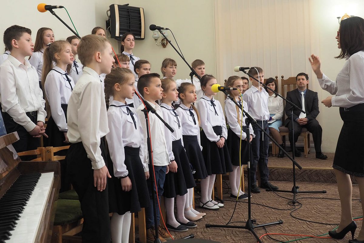 Великодній концерт дали учні школи «Джерело мудрості» 