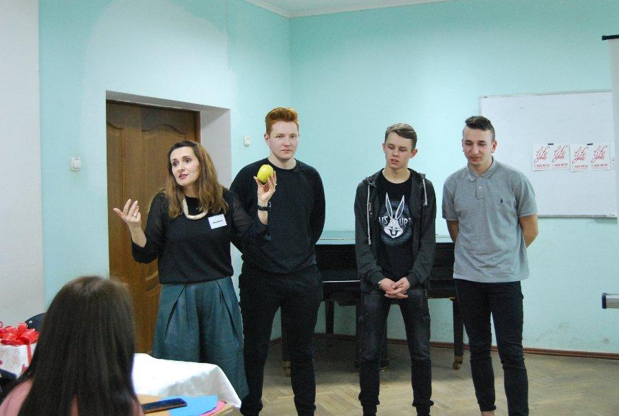 Про секс до шлюбу розповіли студентам Луцька