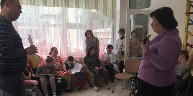 До невиліковно хворих дітей завітала молодь Івано-Франківщини