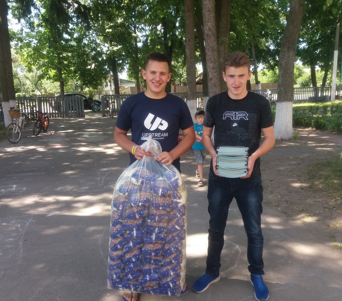 Рух UpStream у селищі Чернігівської області постійно проводить соціальні акції