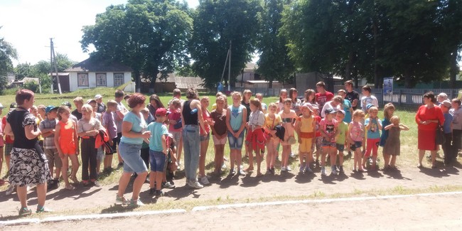 Рух UpStream у селищі Чернігівської області постійно проводить соціальні акції
