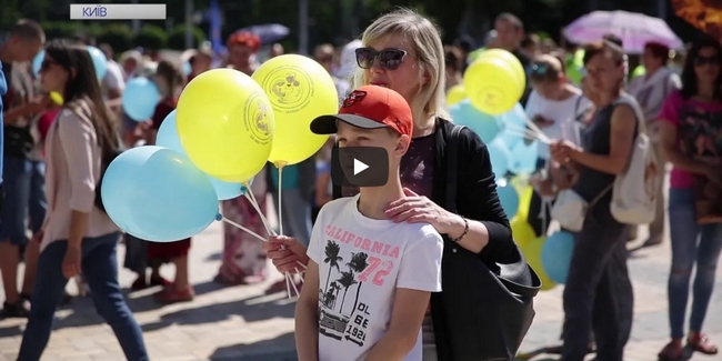 10.000 українців узяли участь у столичній ході на на захист сім'ї