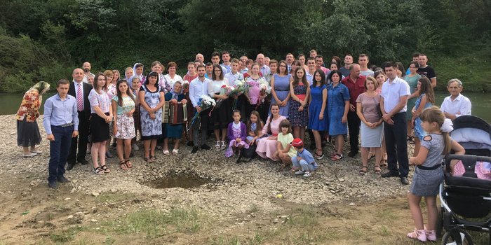Річка Сірет у Чернівецькій області стала місцем хрещення п’ятьох осіб