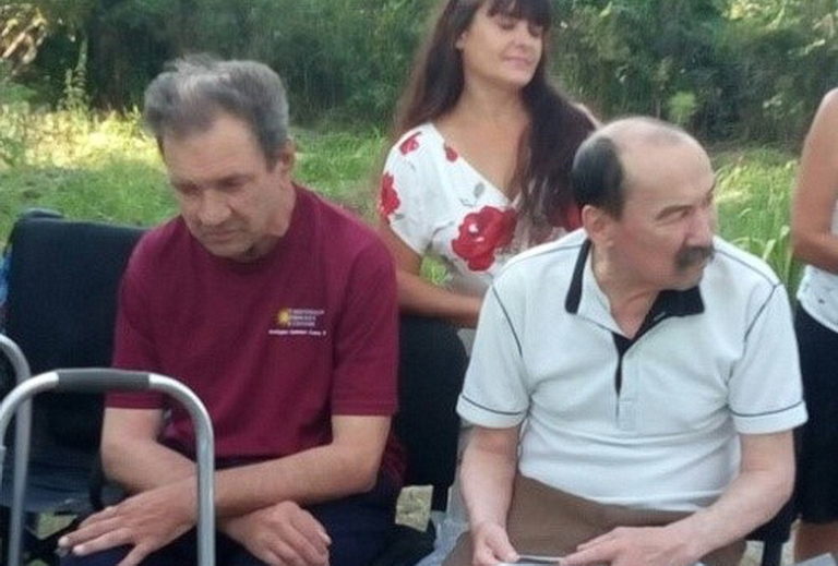 В доме милосердия «Ковчег» крестили двух мужчин
