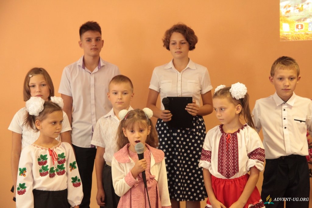 На Херсонщине детей благословляли на учебу и совершили крещение
