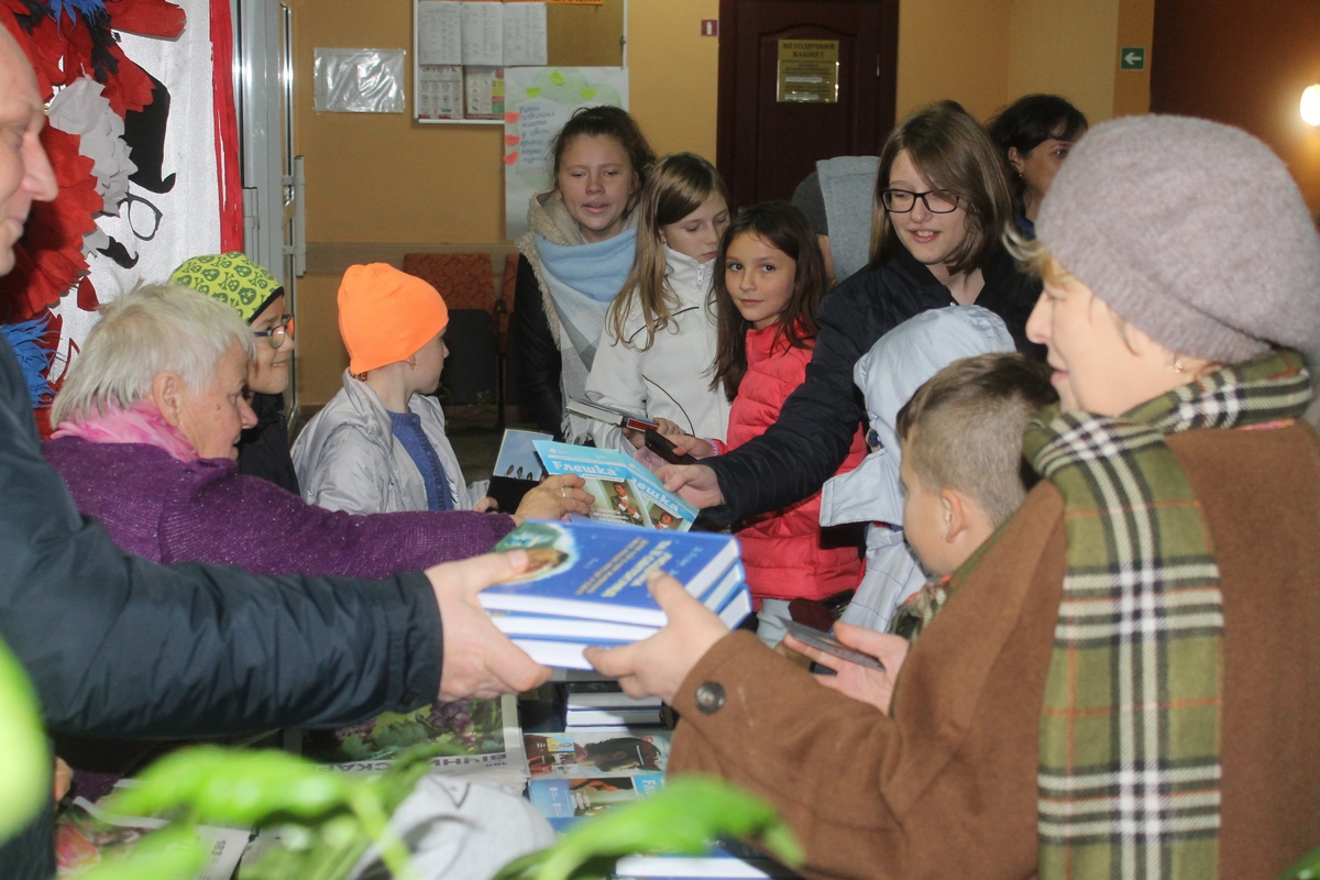 Київські креаціоністи розповіли жителям Маневичів про Всесвіт, створений Богом