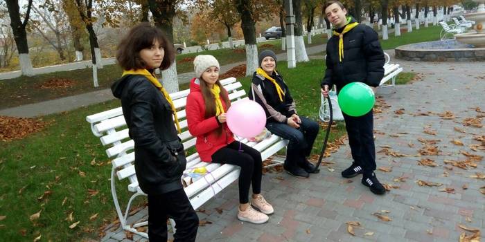 Жители поселка Врадиевка получали подарки от следопытов