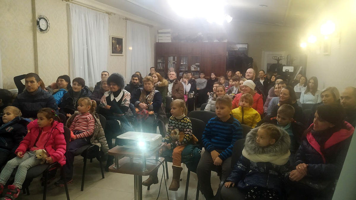Киевляне вместе с креационистами путешествовали по Солнечной системе и узнали о Карпатах на Луне