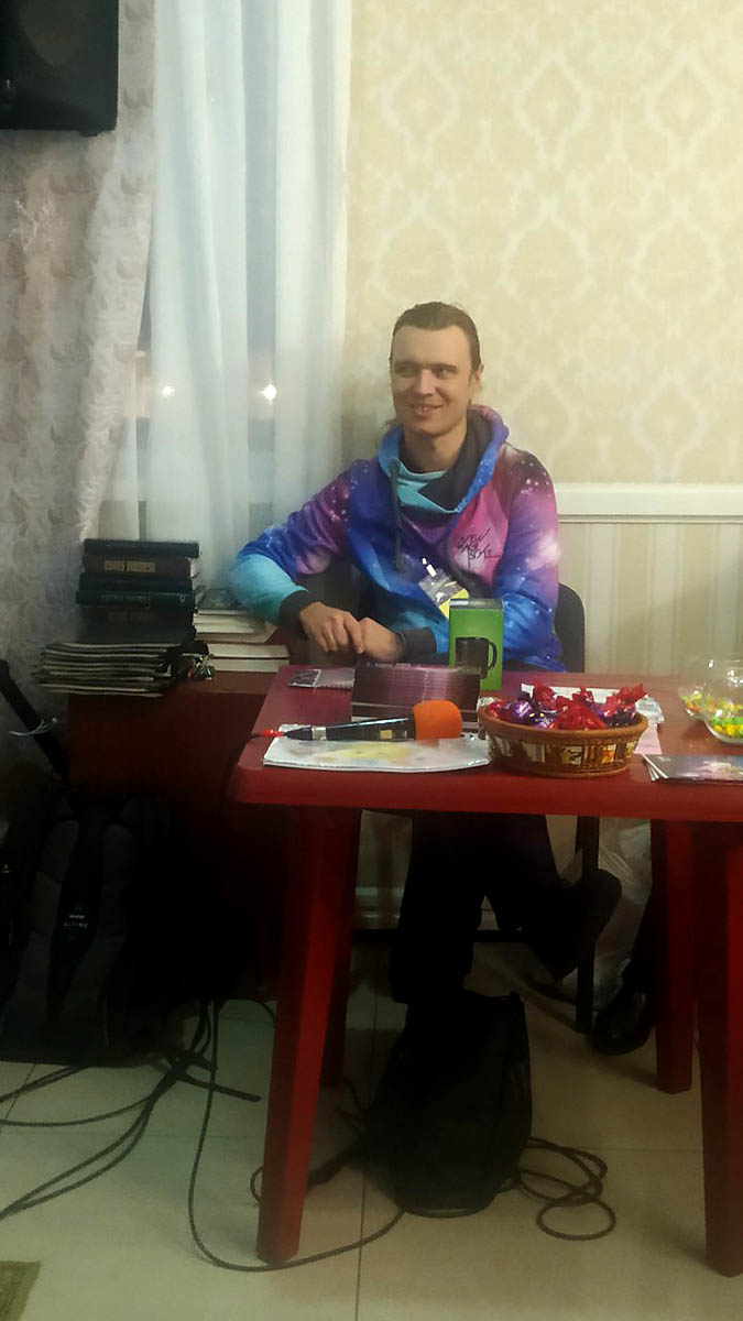 Киевляне вместе с креационистами путешествовали по Солнечной системе и узнали о Карпатах на Луне