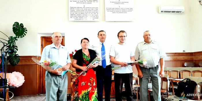 3 человека присоединились к церкви в городе Раздельной