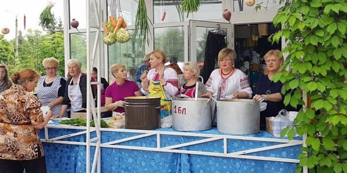 Адвентисты Славянска участвовали в городском Фестивале Борща