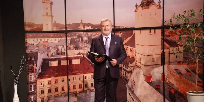 “Ми завжди змінюємося”. Володимир Гриневич про програми Буковинської продакшн-студії телеканалу “Надія”