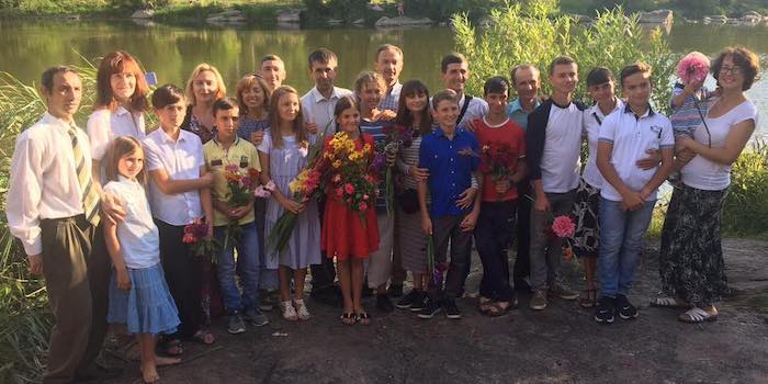 Підліткове табірне зібрання в Нових Обіходах увінчалося хрещенням 9 чоловік