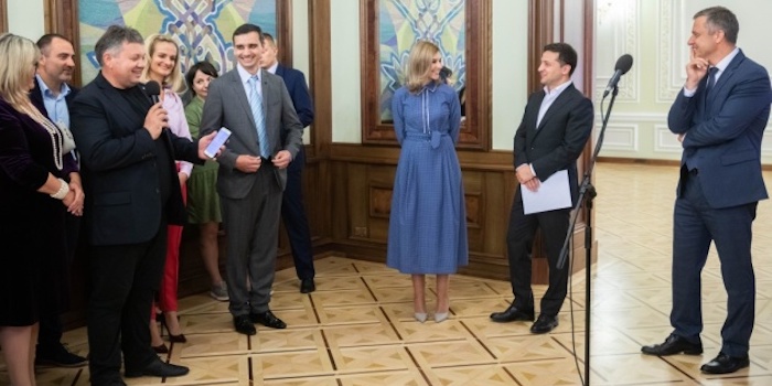 Указ Зеленського щодо дітей-сиріт: аналіз та робота церкви