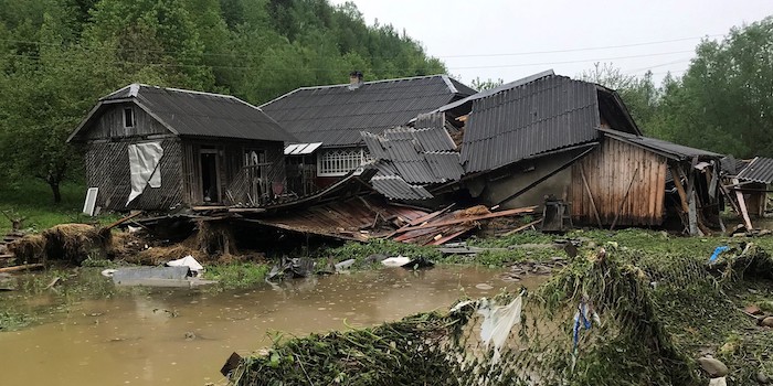 Завершено проект з допомоги постраждалим від повені на Прикарпатті
