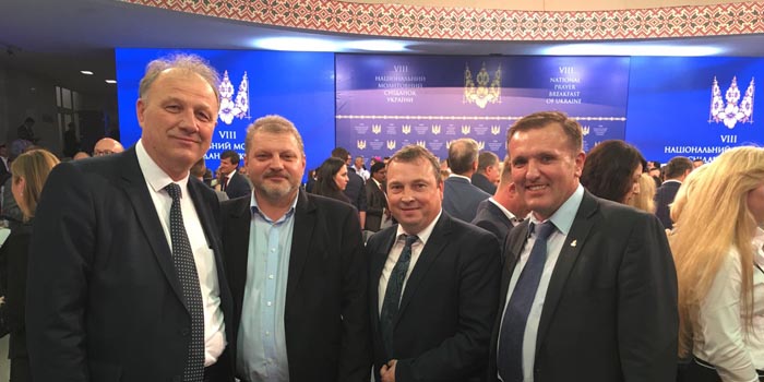 Участь в VIII національному молитовному сніданку (Валерій Левицький — другий зліва).