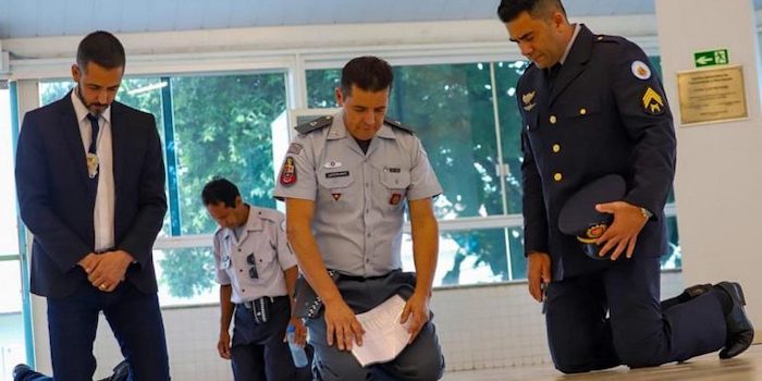 В Бразилии адвентисты — сотрудники правоохранительных органов встретились для свидетельств и молитв