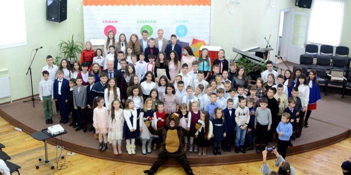 У духовному становленні дитини найбільшу роль відіграють батьки