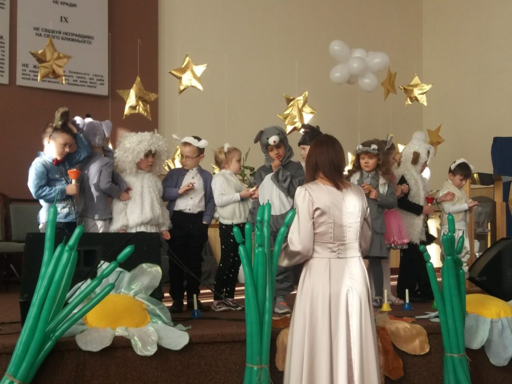 Близько 50 дітей розповідали про Ісуса