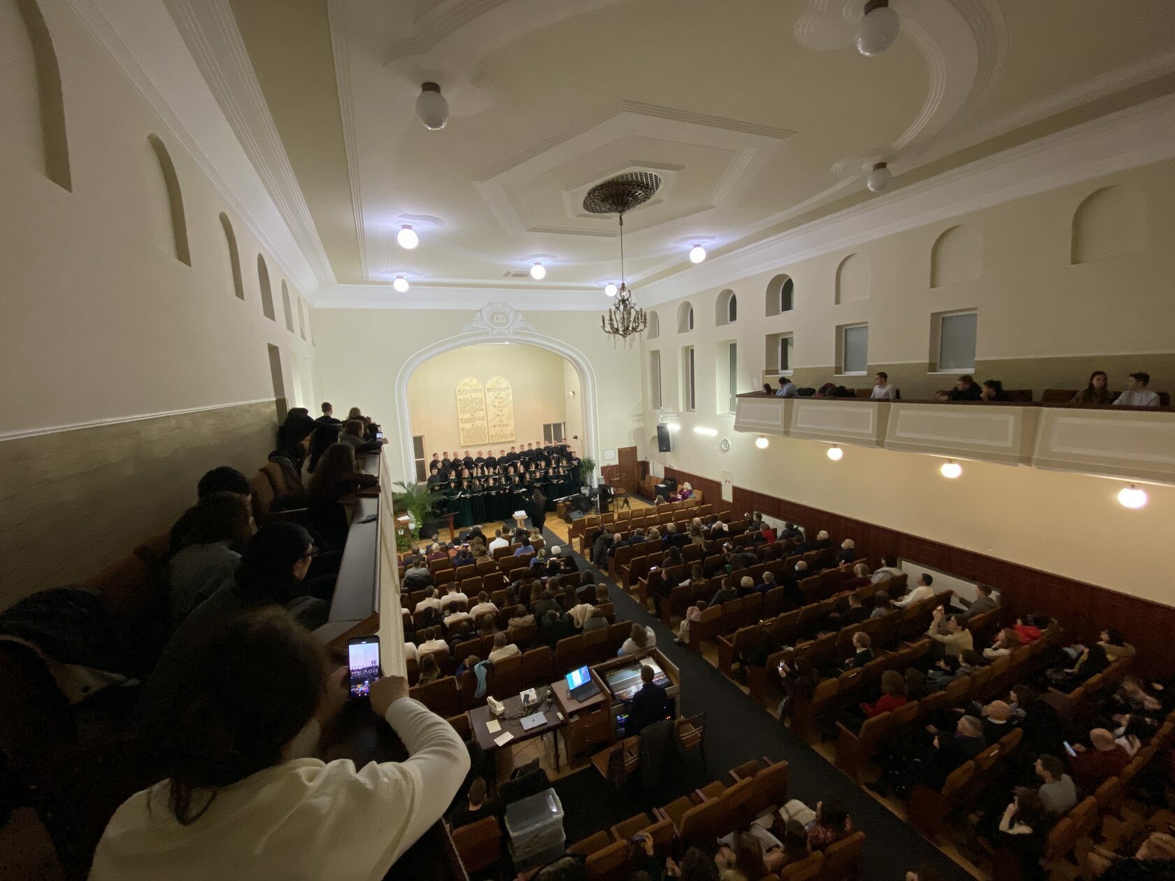 Молодіжні хорові колективи провели концерт у Чернівцях