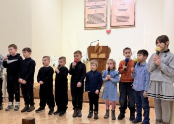 Після програми «Надія в дії» у Тячеві восьмеро людей продовжують вивчати Біблію